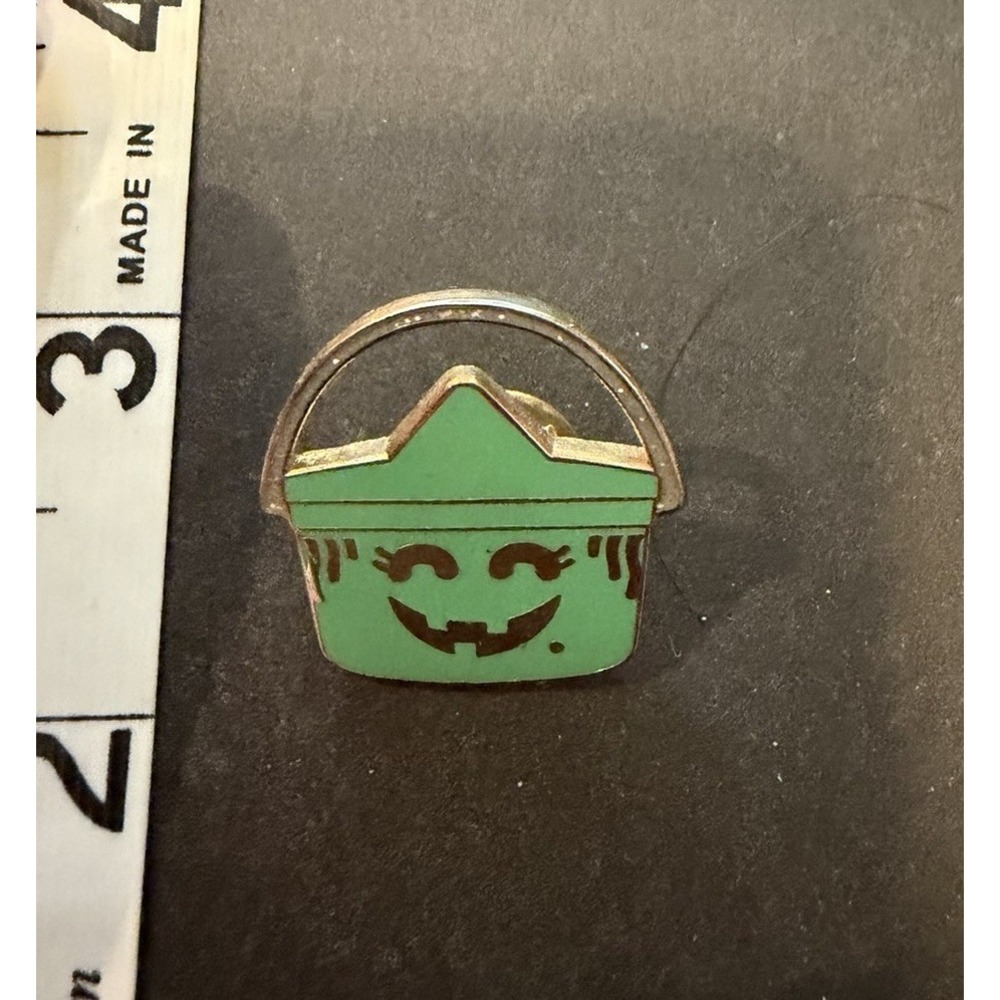 VTG McDonald's Halloween Bucket Pin Cute Kawaii Novelty Jewelry